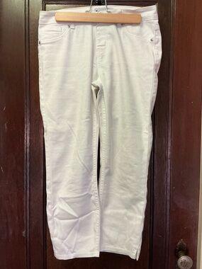 Nygard White Straight Leg Jeans - Size 8 - Excellent Condition